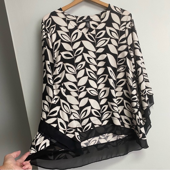 CLASSY ALFANI TOP WITH FLUTTER SLEEVES - LARGE - Picture 3 of 7